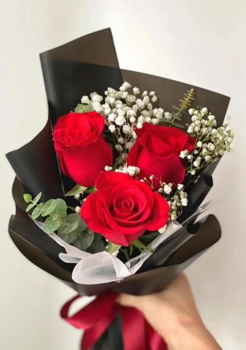 含蓄表达爱意的花语有哪些？如何通过花语传达情感？
